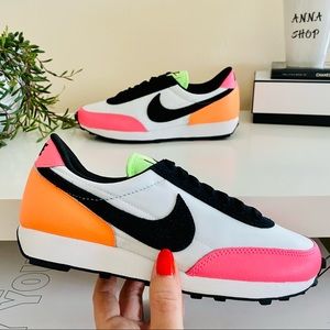 New Nike daybreak sneakers